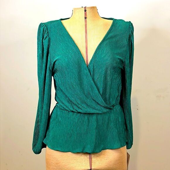 NWT Morgan Taylor Green Crepe Draped Neckline Blouse - Size Medium - Picture 1 of 11